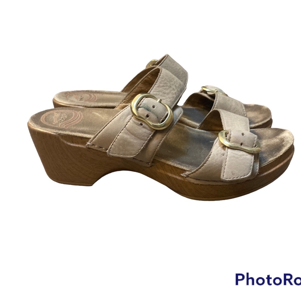 Dansko women’s Sophie double buckle tan leather sandals